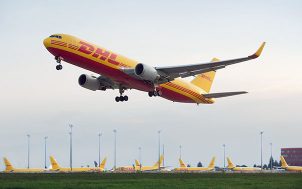 DHL-Flugzeug beim Start